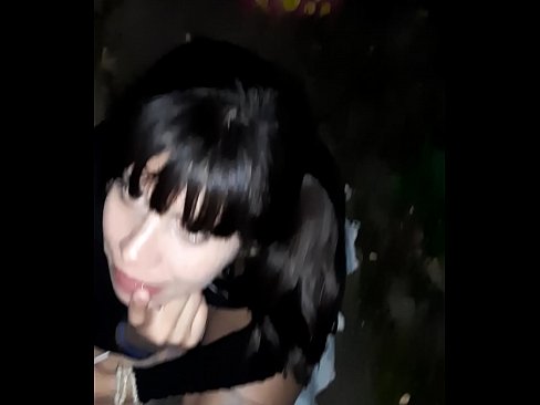 ❤️ Në rrugë penisi i fryrë në këmbim të karamele Vetëm porno në pornografi sq.teencumpot.ru